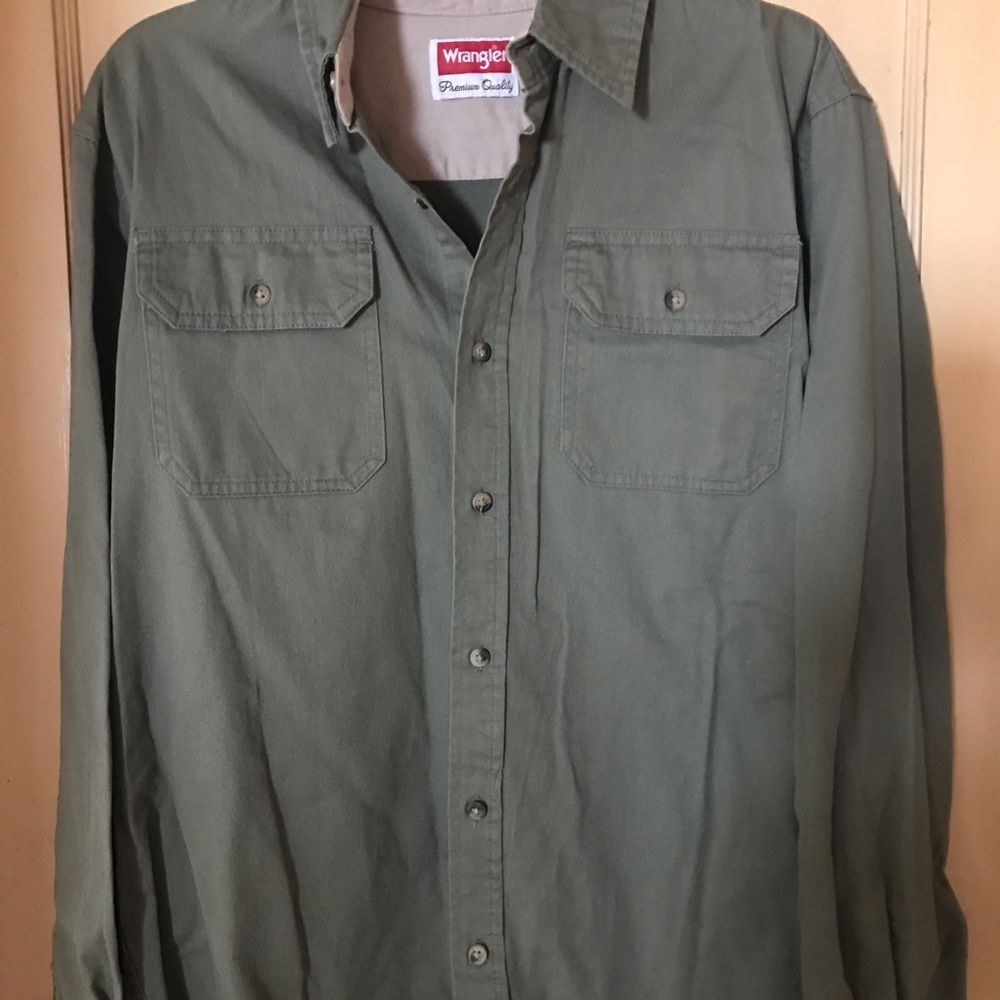 Wrangler casual olive shirt